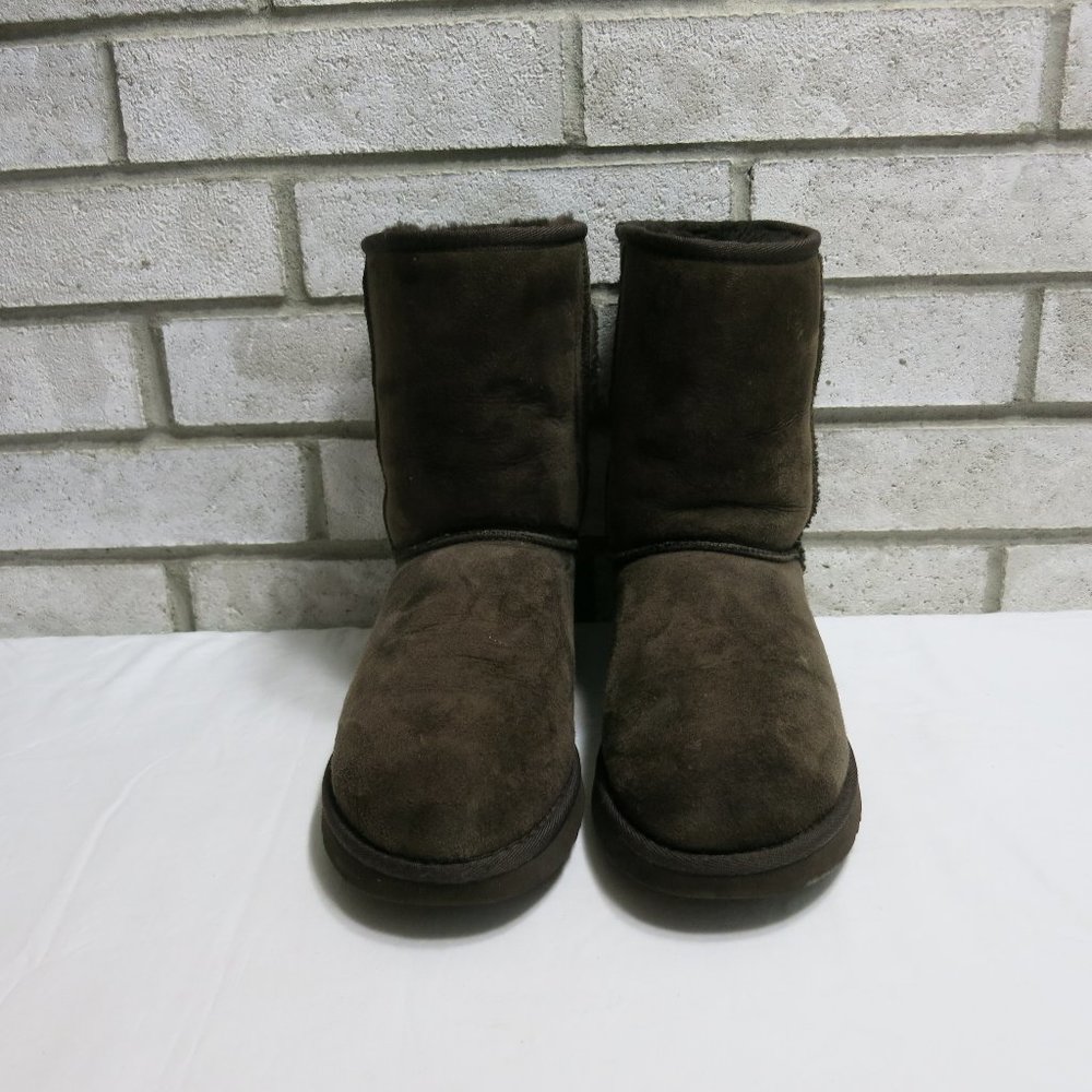 UGG Australia 5825 Classic Short Warm Insulated Winter Boot Womens Footwear Sz 6 - Picture 4 of 6